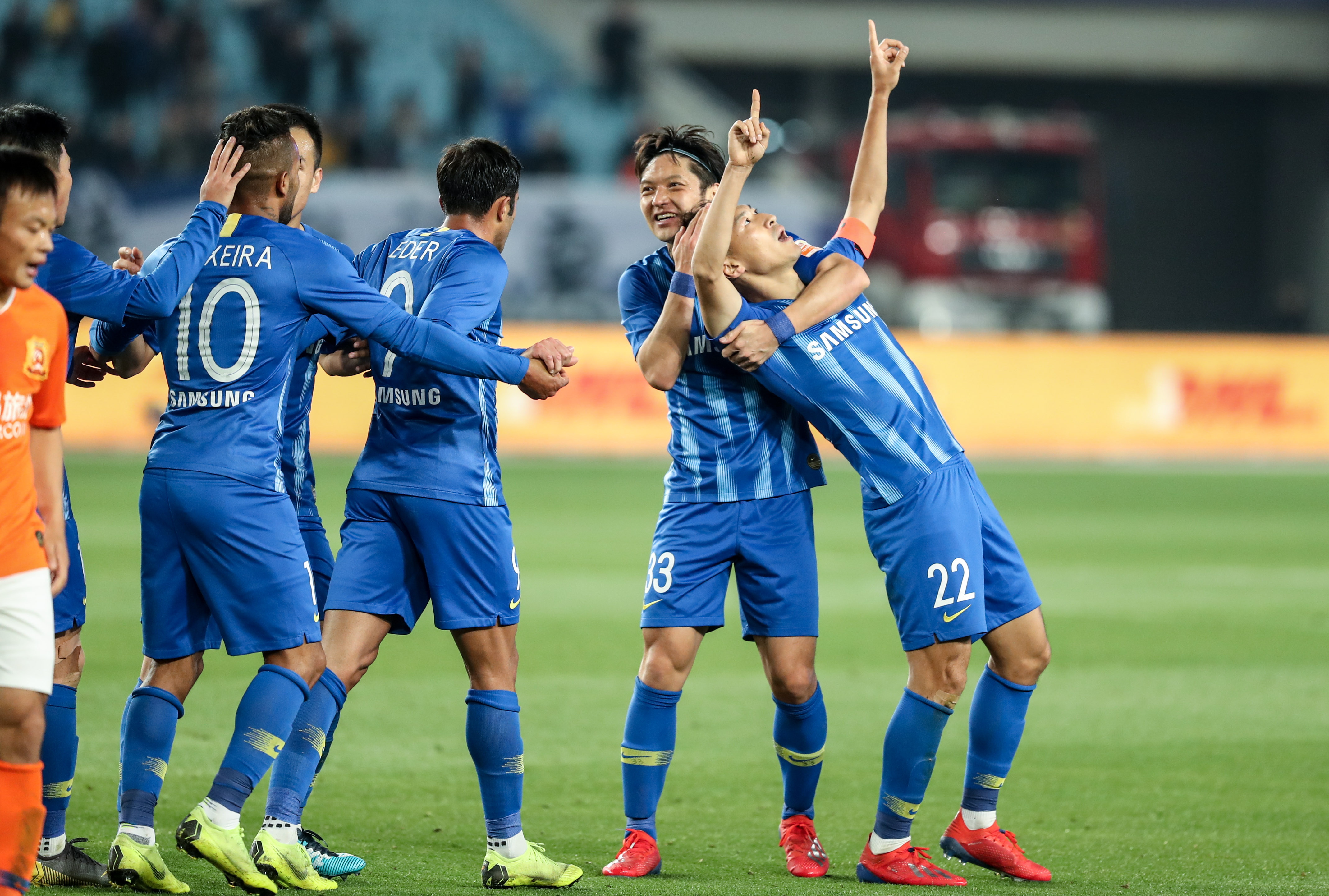 SWYJJ Ambessa的无敌执行zhqiyu1水晶箭带领团队晋级 FunPlus Phoenix 取得领先